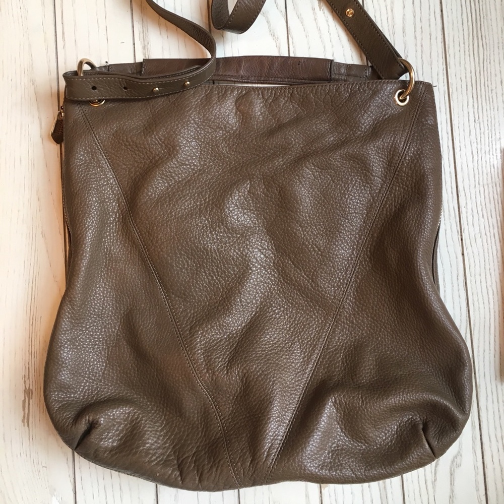 Pour La Victoire Leather Bag w/ Cross Body Strap